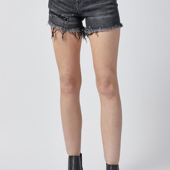 Hazel Blues® |  RISEN Raw Hem Denim Shorts with Pockets - Picture 4 of 6
